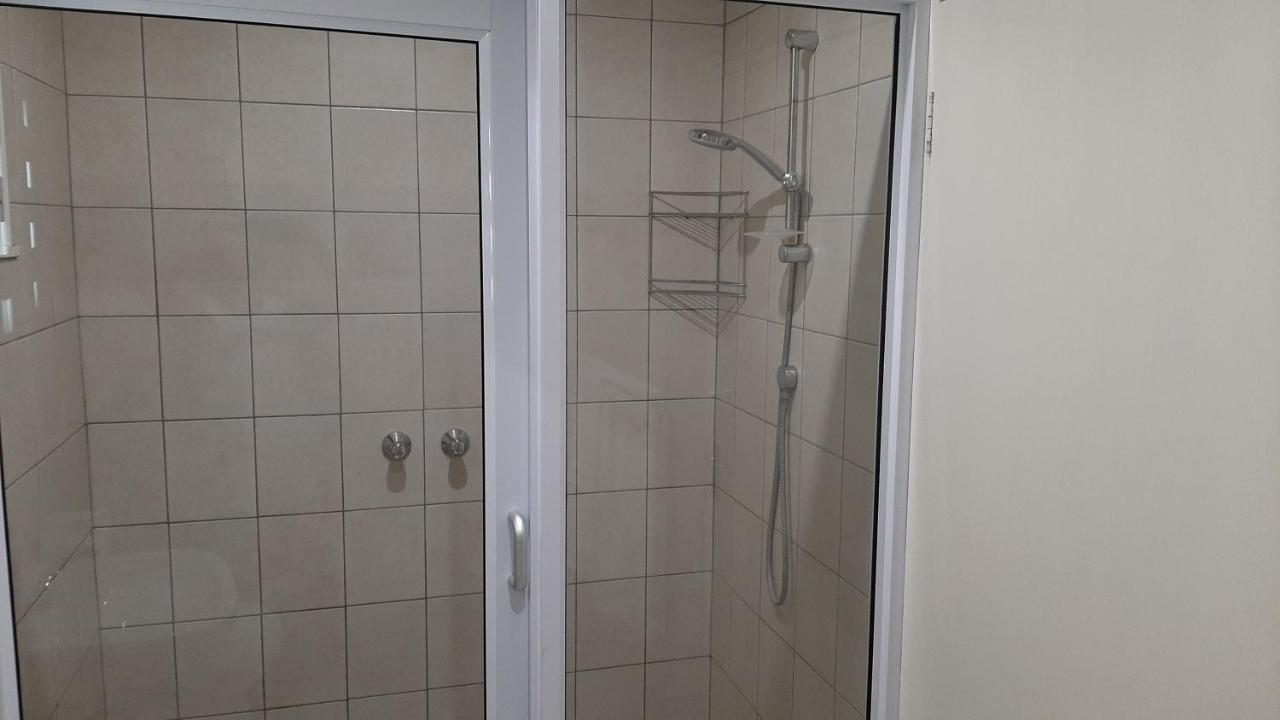 Feather Self Catering Accommodation Віндгук Екстер'єр фото